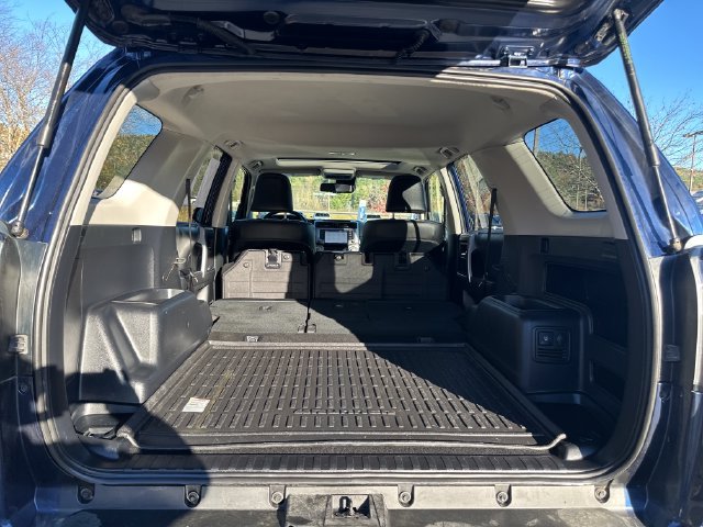 Used 2024 Toyota 4Runner SR5 Premium w/ Moonroof Package AWD/4WD image 21