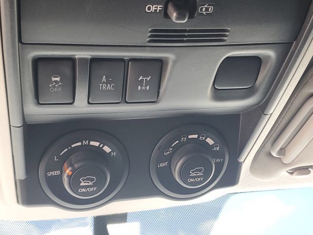 Used 2018 Toyota 4Runner TRD Off-Road AWD/4WD image 33