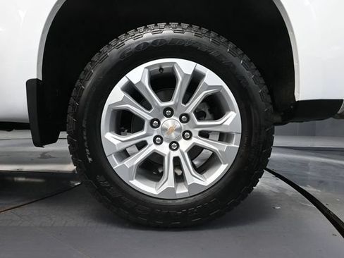 Used 2026 Chevrolet Silverado 1500 LTZ w/ LTZ Premium Package AWD/4WD image 16