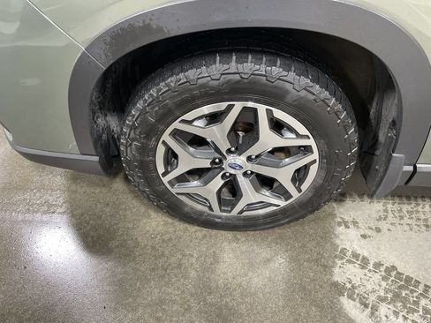 Used 2021 Subaru Forester Premium AWD/4WD image 21