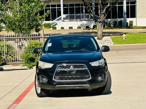 Used 2013 Mitsubishi Outlander Sport ES FWD image 2