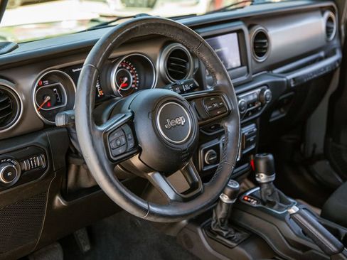 Used 2021 Jeep Wrangler Unlimited Sport AWD/4WD image 10
