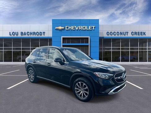 Used 2023 Mercedes-Benz GLC 300 image 2
