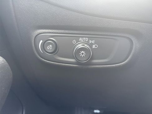 Used 2024 Chevrolet Equinox LS FWD image 22