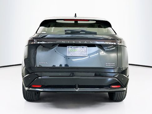 Used 2023 Nissan Ariya AWD image 7