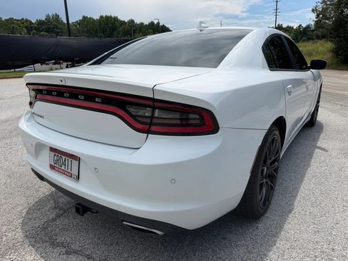 Used 2018 Dodge Charger SXT Plus RWD image 5