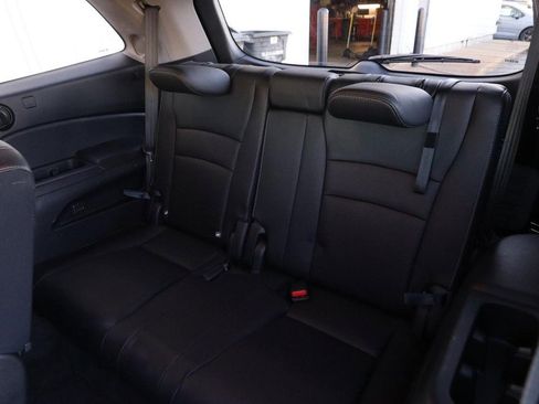 Used 2017 Honda Pilot Touring image 12