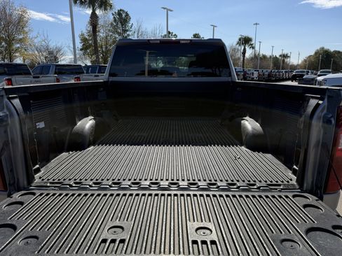 Used 2025 Chevrolet Silverado 2500 LT w/ Convenience Package image 29