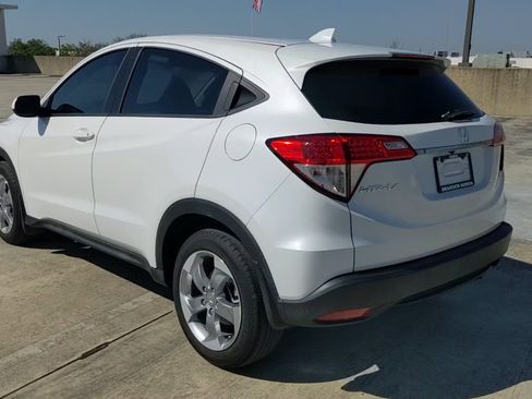 Used 2019 Honda HR-V LX image 18