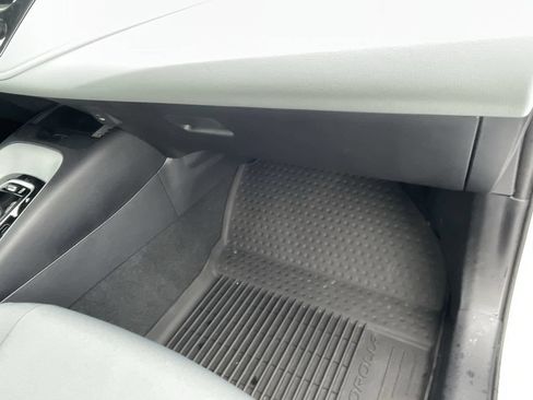 Used 2025 Toyota Corolla FX w/ Convenience Package FWD image 32