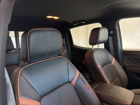 Used 2025 GMC Canyon AT4 w/ AT4 Premium Package image 37