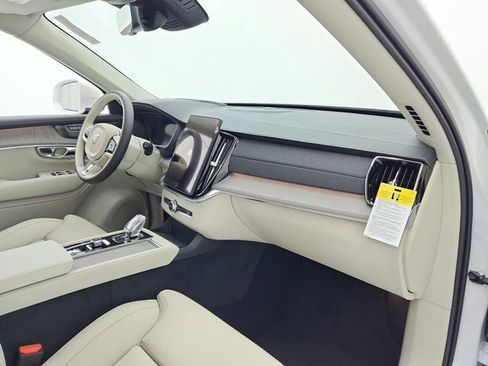New 2026 Volvo XC90 B6 Ultra image 17