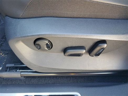 Certified 2024 Volkswagen Tiguan SE R-Line image 19