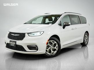 Used 2023 Chrysler Pacifica Limited FWD video 1