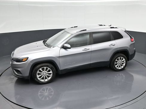 Used 2019 Jeep Cherokee Latitude w/ Popular Appearance Group FWD image 22