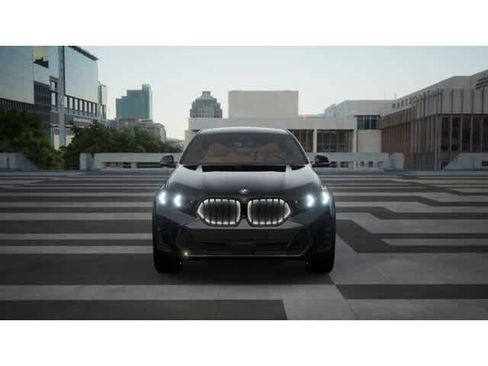 New 2026 BMW X6 xDrive40i image 3