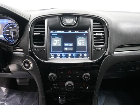 Used 2018 Chrysler 300 S w/ 300S Premium Group image 22