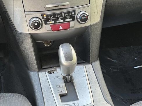 Used 2011 Subaru Outback 2.5i Premium image 10