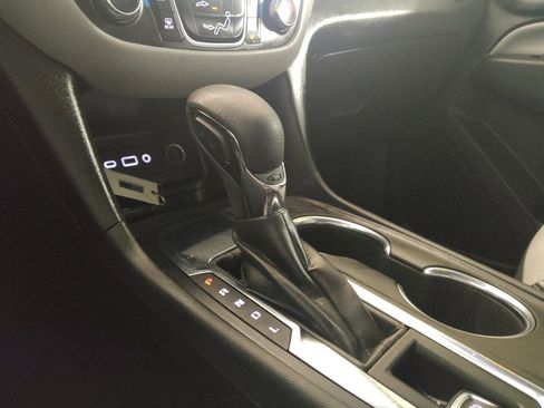 Used 2024 Chevrolet Equinox LS w/ Driver Confidence II Package FWD image 26
