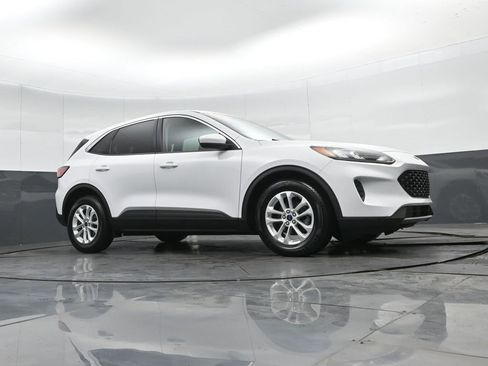 Used 2020 Ford Escape SE image 42