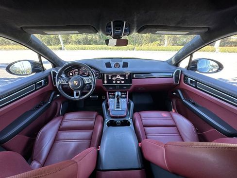 Used 2021 Porsche Cayenne Turbo image 25