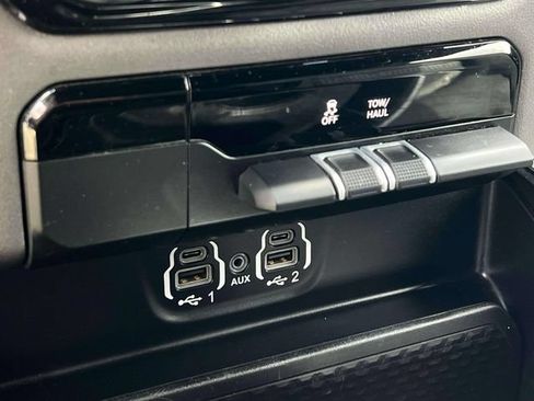 Used 2022 RAM 1500 Big Horn AWD/4WD image 14