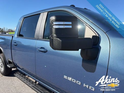 Used 2024 Chevrolet Silverado 2500 LT w/ Convenience Package image 13