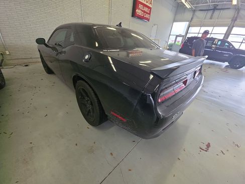 Used 2017 Dodge Challenger SXT Plus RWD image 7