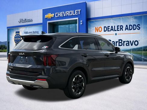 Used 2025 Kia Sorento S w/ Panoramic Sunroof Package FWD image 7