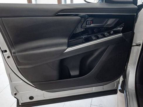 Used 2024 Toyota bZ4X XLE w/ Weather Package image 7