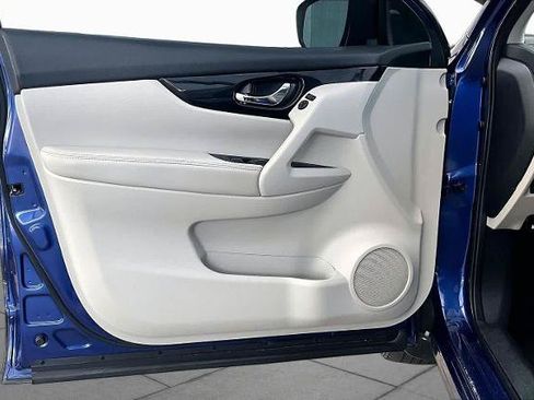 Certified 2020 Nissan Rogue Sport SV FWD image 21