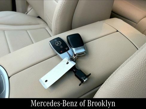 Used 2022 Mercedes-Benz GLC 300 4MATIC image 15