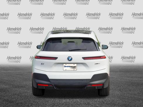 Used 2024 BMW iX xDrive50 AWD/4WD image 7