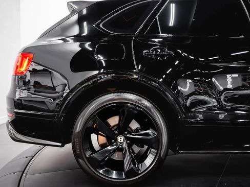 Used 2019 Bentley Bentayga image 12