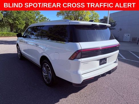 Used 2025 Lincoln Navigator L Reserve AWD/4WD image 5