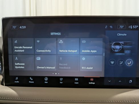Used 2023 Lincoln Nautilus AWD w/ Premium Package image 26