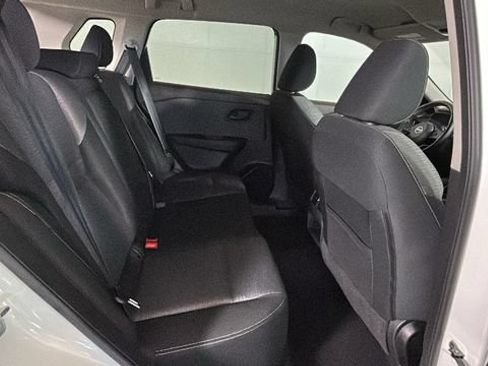 Used 2022 Nissan Rogue S FWD image 30