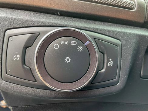 Used 2020 Ford Fusion SE FWD image 18