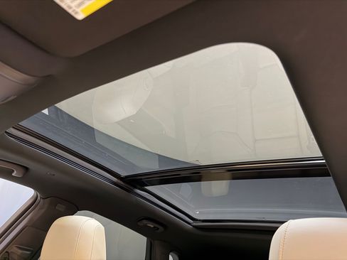 Used 2019 Cadillac XT5 Premium Luxury w/ Driver Assist Package FWD image 13