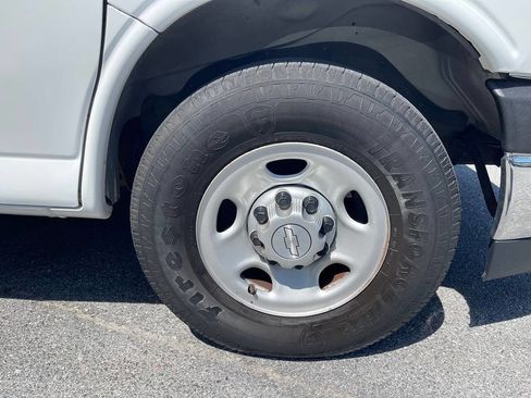 Used 2018 Chevrolet Express 2500 Extended w/ Driver Convenience Package RWD image 10
