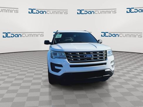 Used 2017 Ford Explorer 4WD image 3