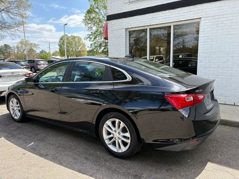 Used 2017 Chevrolet Malibu LT w/ Leather Package image 8