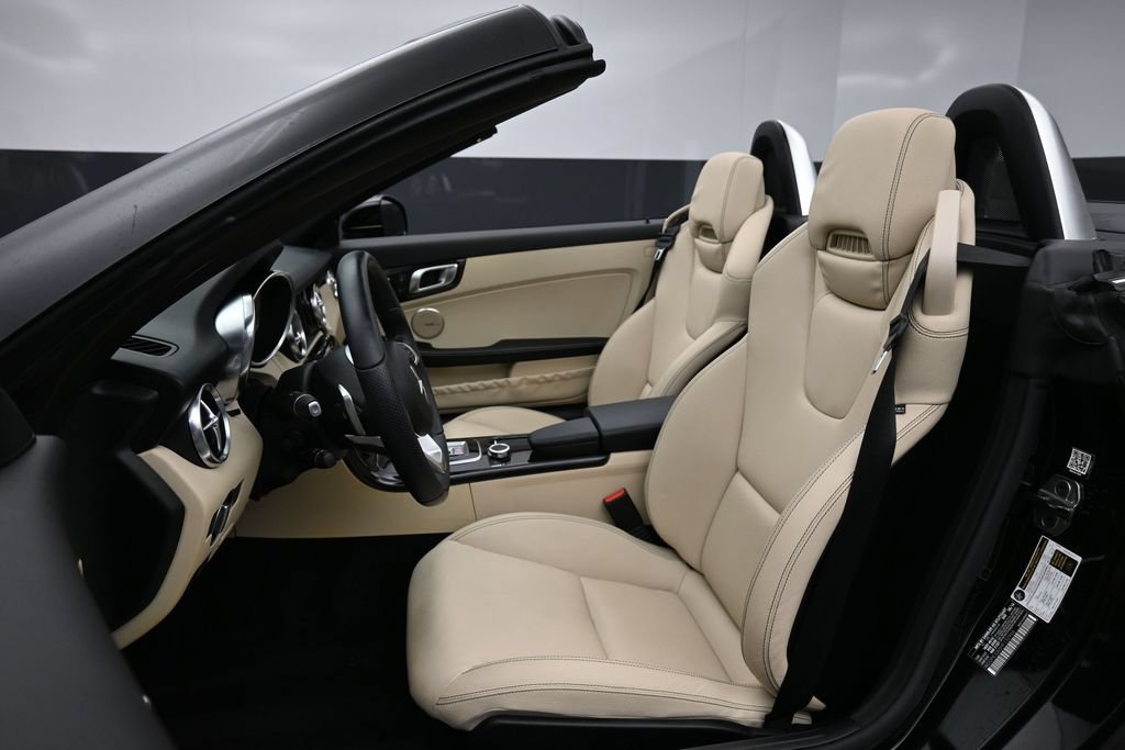 Used 2017 Mercedes-Benz SLC 300 image 12