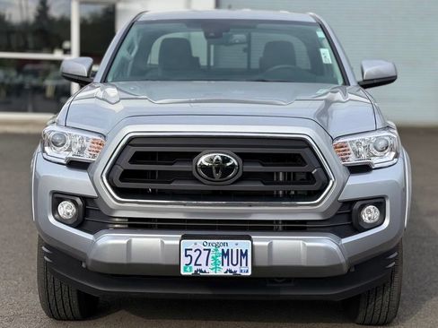 Used 2021 Toyota Tacoma SR5 AWD/4WD image 8