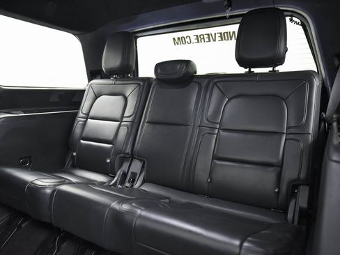 Used 2023 Lincoln Navigator Reserve image 12