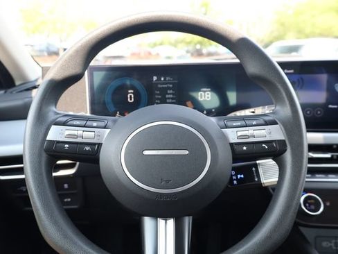 Used 2025 Hyundai Sonata SEL FWD image 17