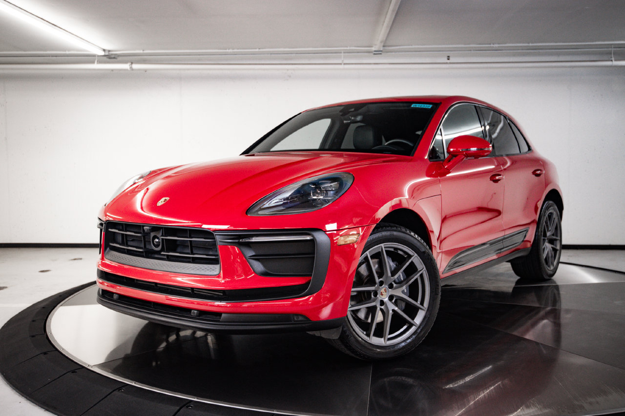Certified 2026 Porsche Macan AWD/4WD image 1