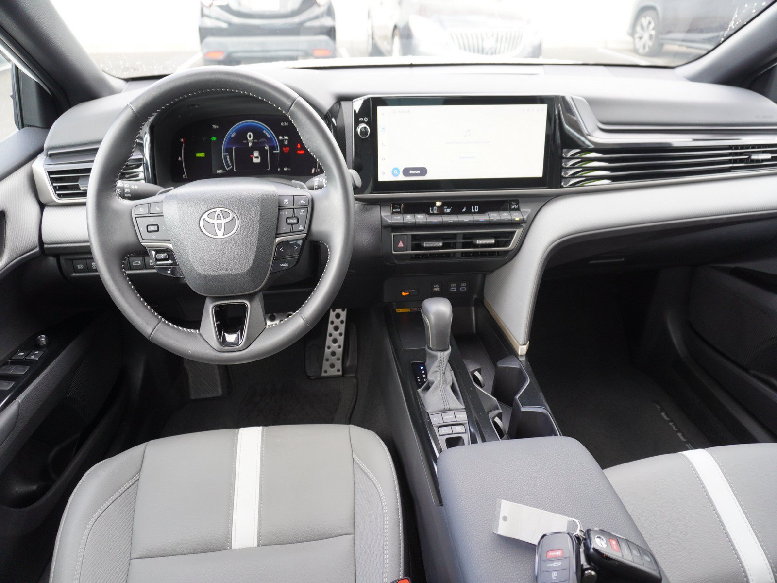 Used 2025 Toyota Camry SE w/ Multimedia Upgrade Package FWD image 2