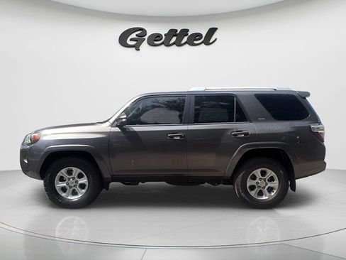 Used 2017 Toyota 4Runner SR5 Premium RWD image 9