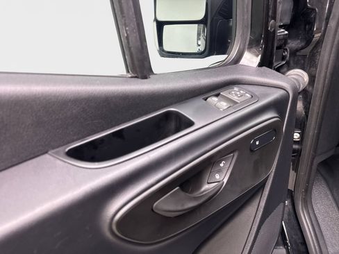 Used 2024 Mercedes-Benz Sprinter 2500 image 31